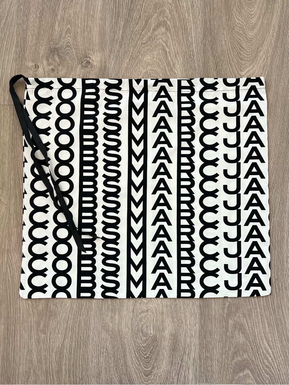 Marc Jacob’s dust bag (C38)